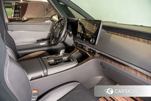 Lexus LM id 4264202 из Китая 18
