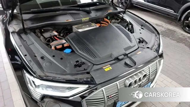 Audi e-Tron id 2884460 из Кореи 16