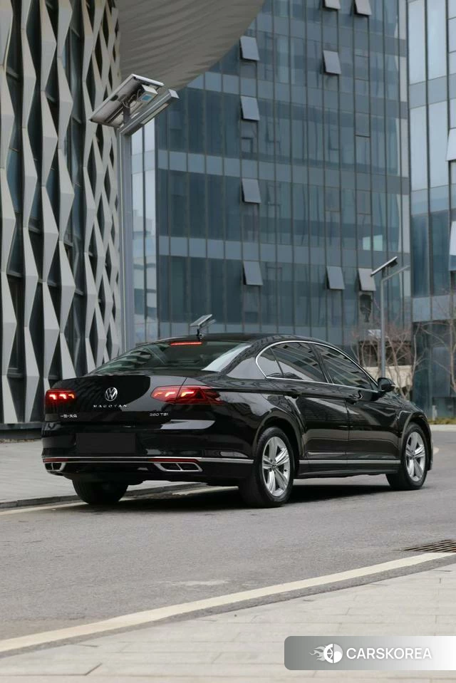 Volkswagen Magotan 2025 Черный из Китая, фото 6