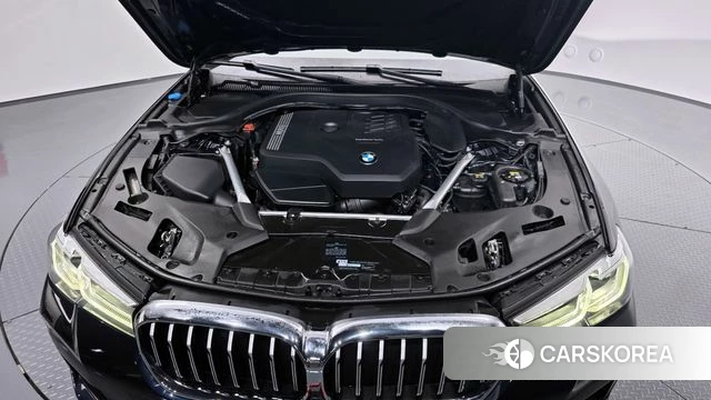 BMW 5 Series (G30) id 3807396 из Кореи 17