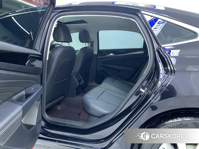 Volkswagen Passat id 4273818 из Китая 15