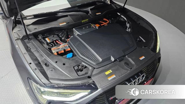 Audi e-Tron id 3897783 из Кореи 16