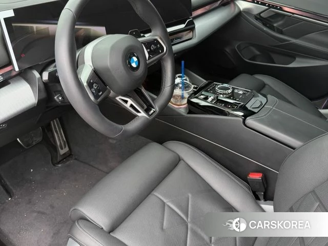 BMW 5 Series (G60) 2025 Черный из Кореи, фото 6