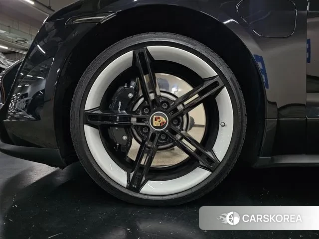 Porsche Taycan id 3263985 из Кореи 16