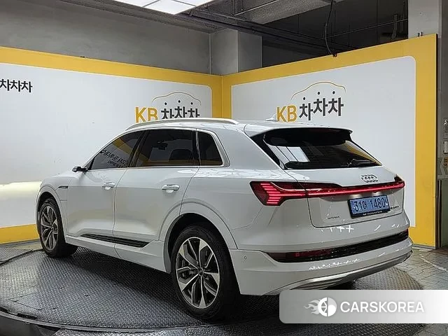 Audi e-Tron id 3054772 из Кореи 16