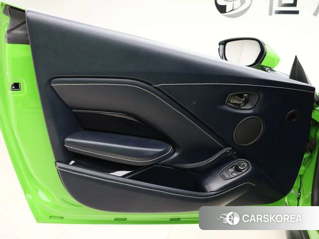 Aston Martin Vantage id 4238597 из Китая 23