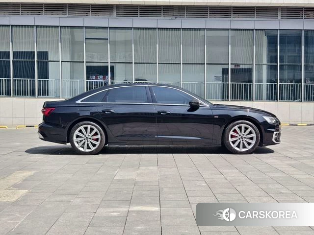 Audi A6L id 4353062 из Китая 17