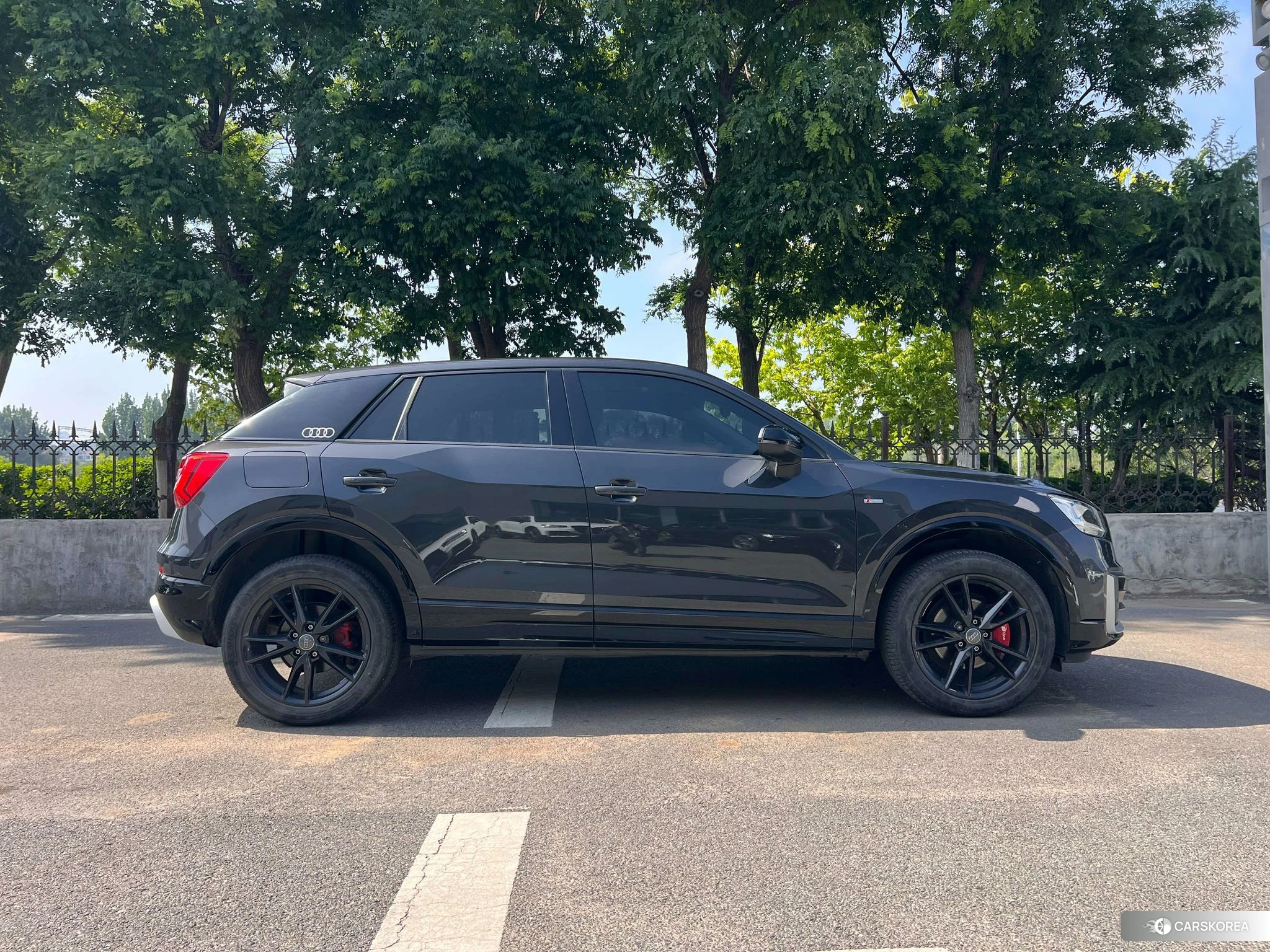Audi Q2L 2020 Темно-серый из Китая, фото 6