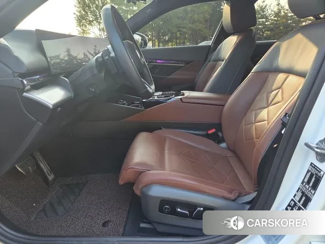 BMW 5 Series (G60) id 3299902 из Кореи 16