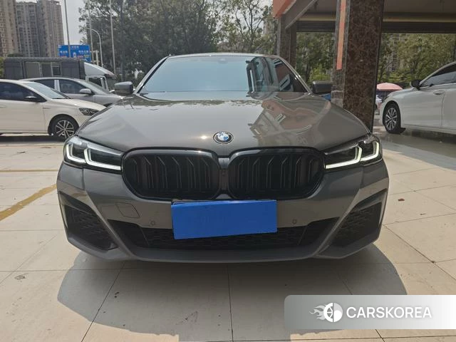 BMW 5 series (imported) 2022 Серебристо-серый из Китая, фото 6