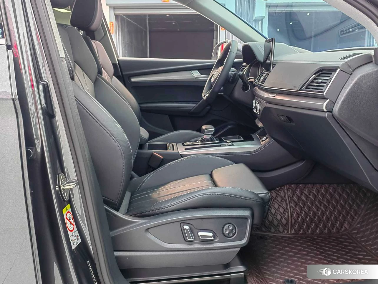 Audi Q5L id 4512813 из Китая 17