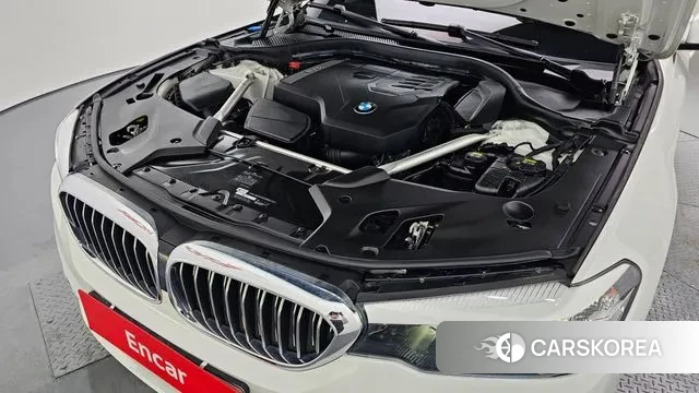 BMW 5 Series (G30) id 3412774 из Кореи 16