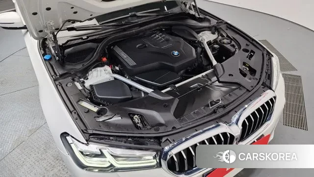 BMW 5 Series (G30) id 3640088 из Кореи 16