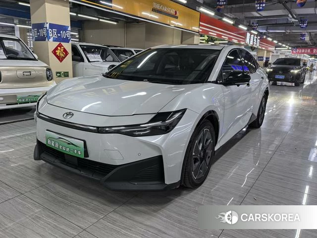 Toyota bZ3 2024 Белый из Китая, фото 6