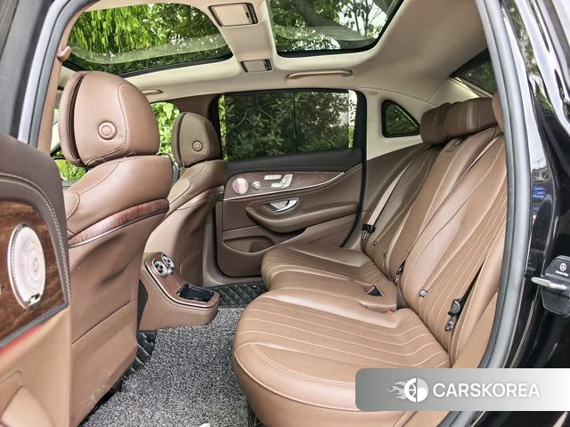 Mercedes-Benz E-class id 4348688 из Китая 7