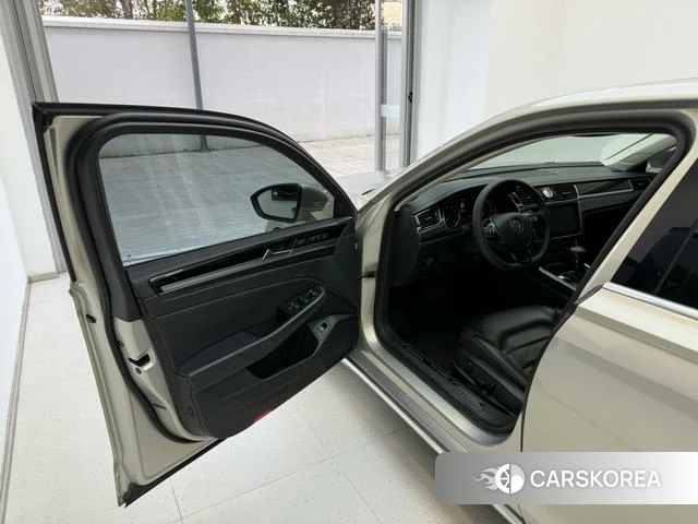 Volkswagen Huiang id 4211148 из Китая 14