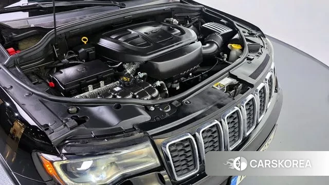 Jeep Grand Cherokee id 3318531 из Кореи 16