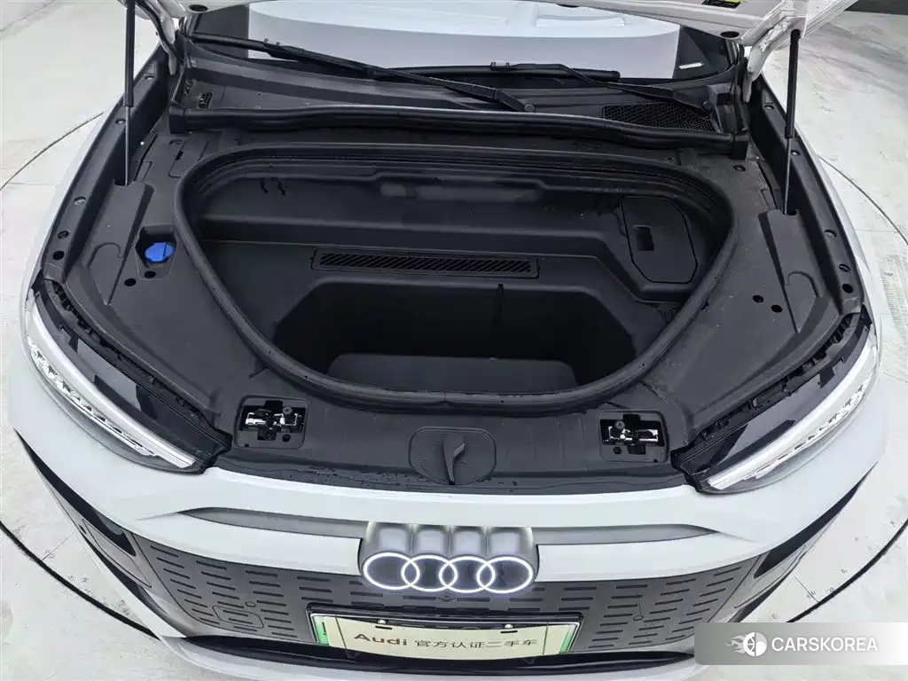 Audi Q6L id 4599505 из Китая 24