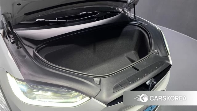 Tesla Model X id 4584993 из Кореи 31