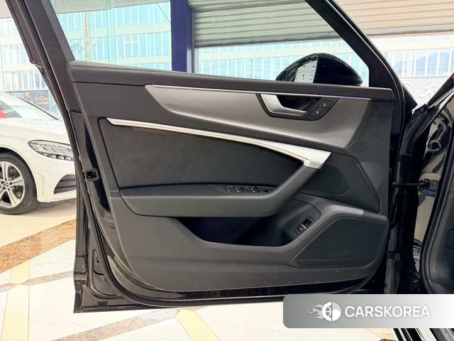 Audi A6L id 4259538 из Китая 18