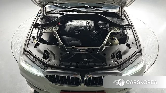 BMW 5 Series (G30) id 3396947 из Кореи 16