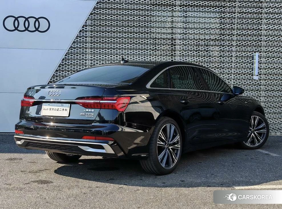 Audi A6L id 4467878 из Китая 11