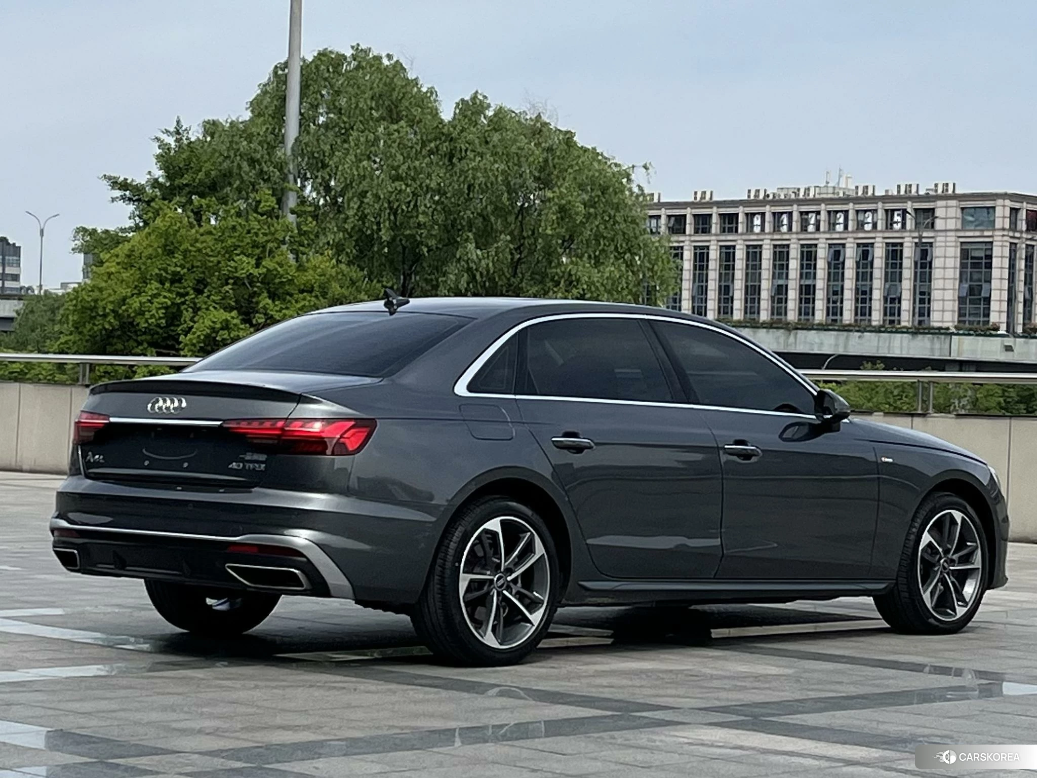 Audi A4L id 4407500 из Китая 8