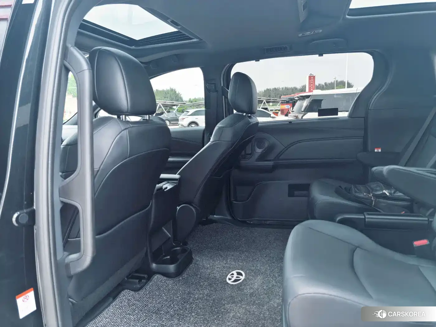 Toyota Granvia 2026 Черный из Китая, фото 6