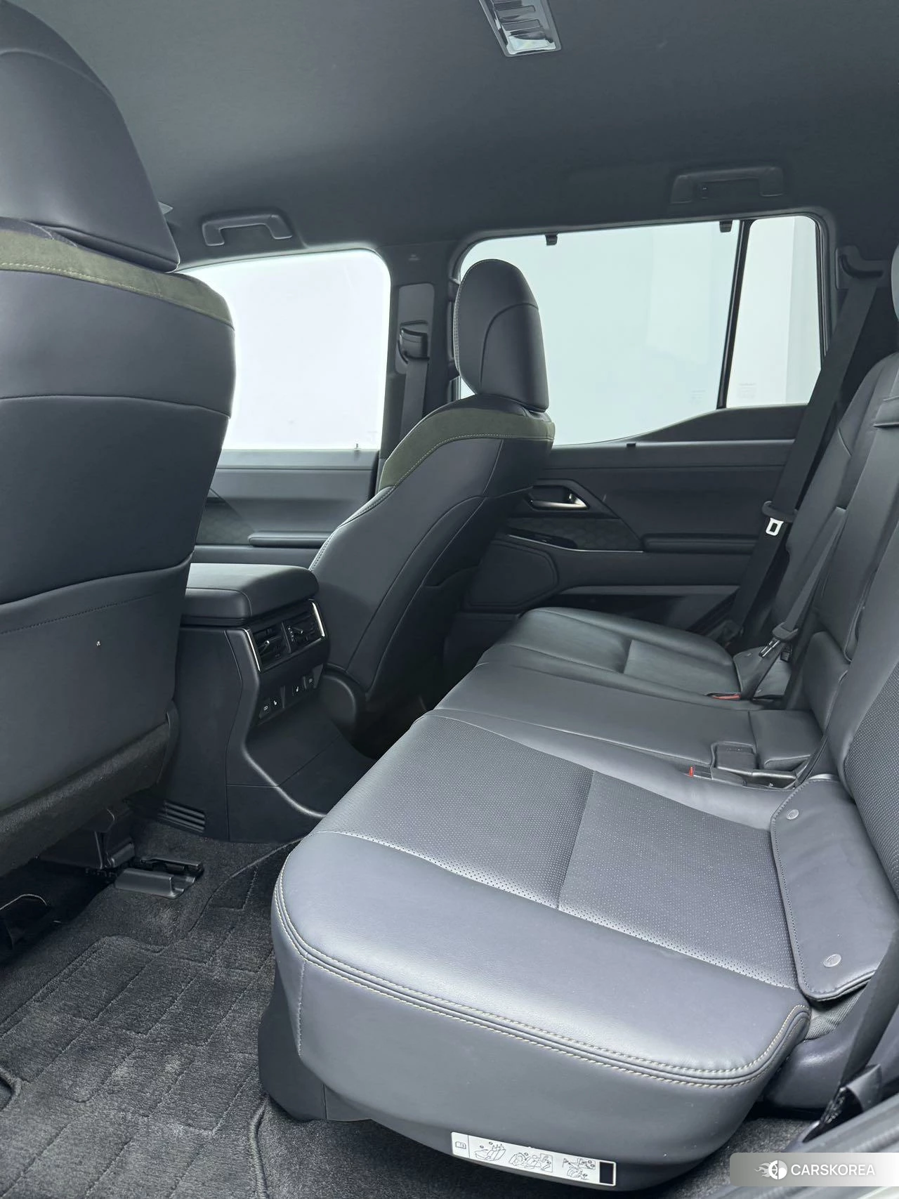 Lexus GX 2024 Серебристо-серый из Китая, фото 6