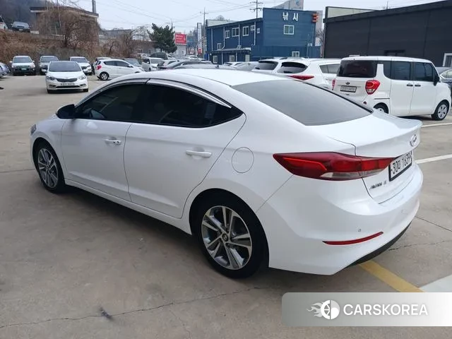 Hyundai Avante AD id 3682638 из Кореи 13