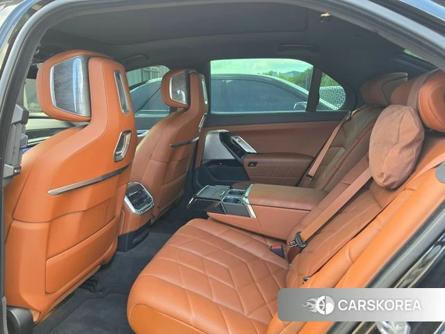 BMW 7 Series (G70) 2024 Черный из Кореи, фото 6
