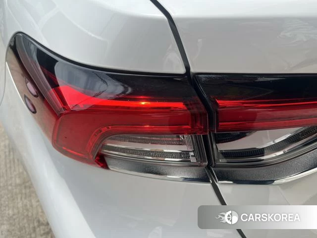 Toyota Corolla 2023 Белый из Китая, фото 6