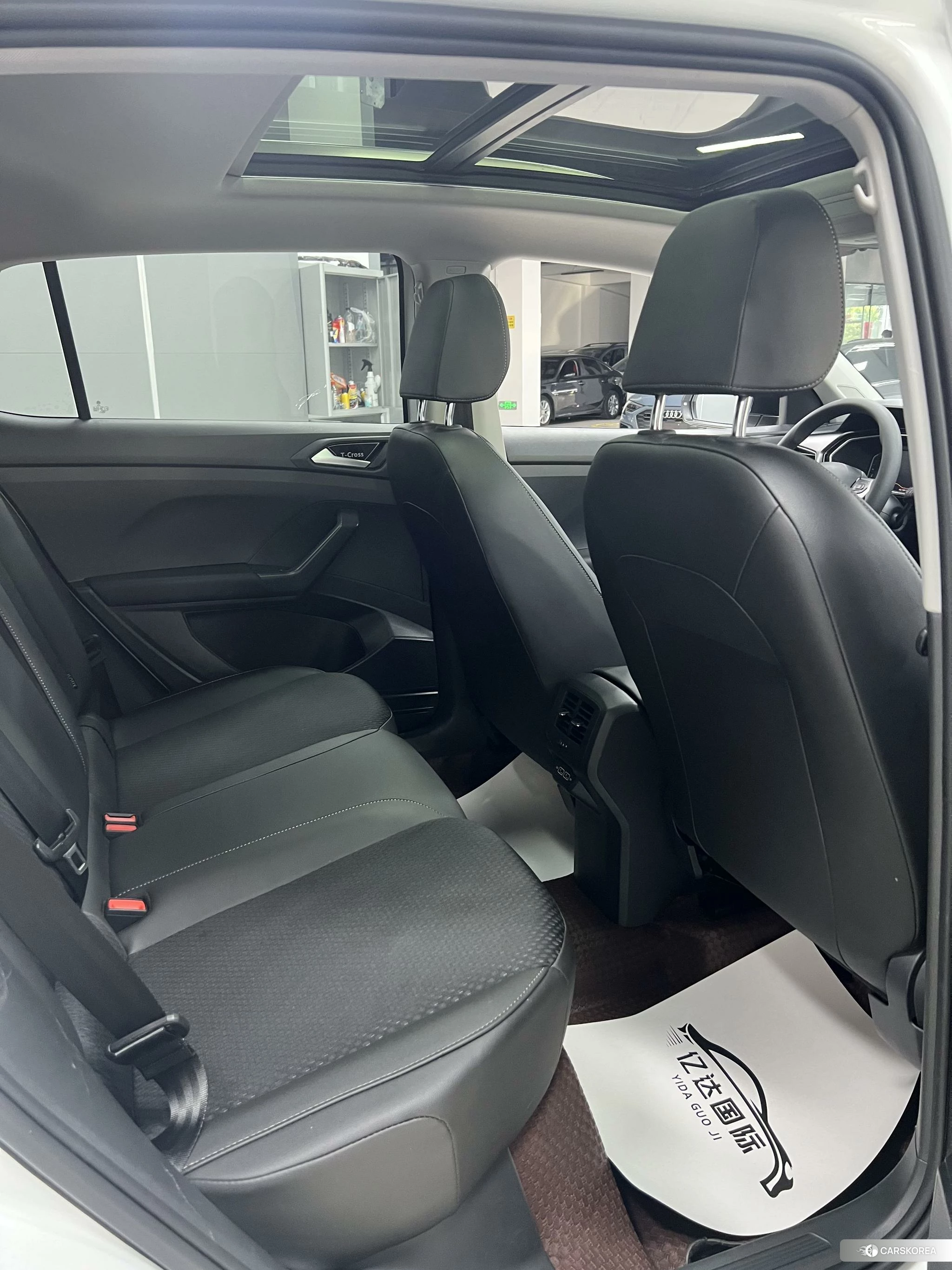 Volkswagen Exploring the shadow id 4493058 из Китая 19
