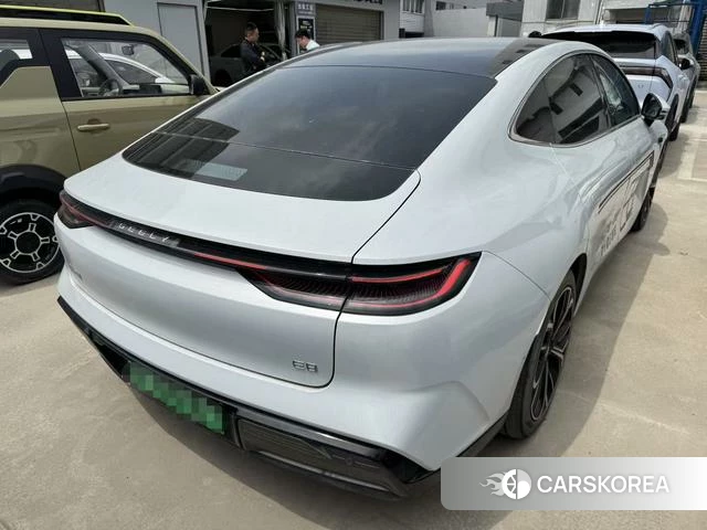 Geely Galaxy Galaxy E8 2025 Серебристо-серый из Китая, фото 6