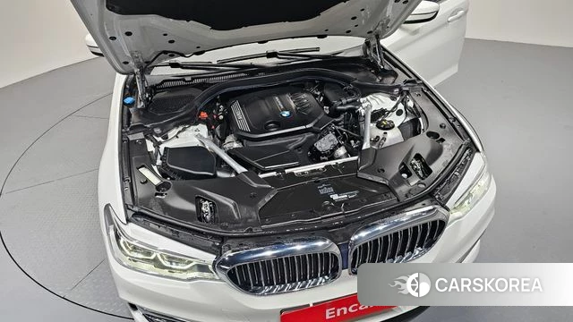 BMW 5 Series (G30) id 3844563 из Кореи 16