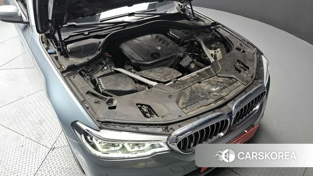 BMW 5 Series (G30) id 3807889 из Кореи 16