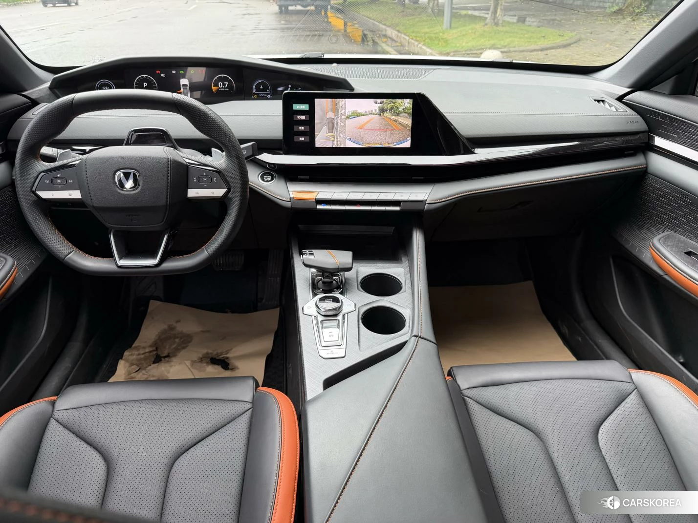 Chang'an UNI-V 2023 Белый из Китая, фото 6