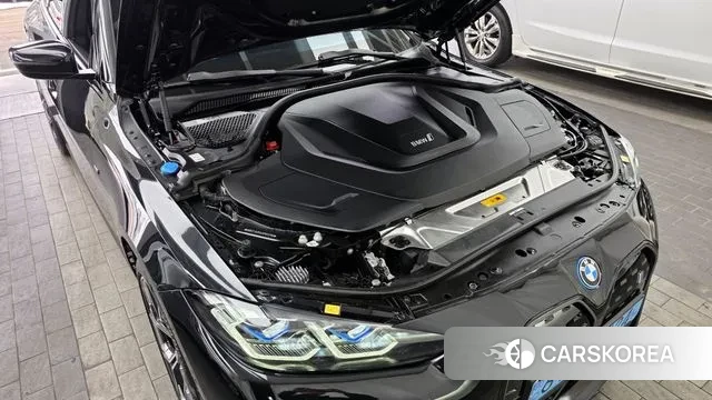 BMW i4 id 3654202 из Кореи 16