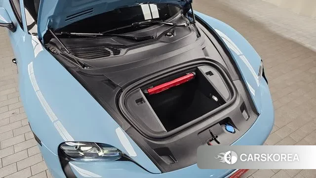 Porsche Taycan id 3378017 из Кореи 16