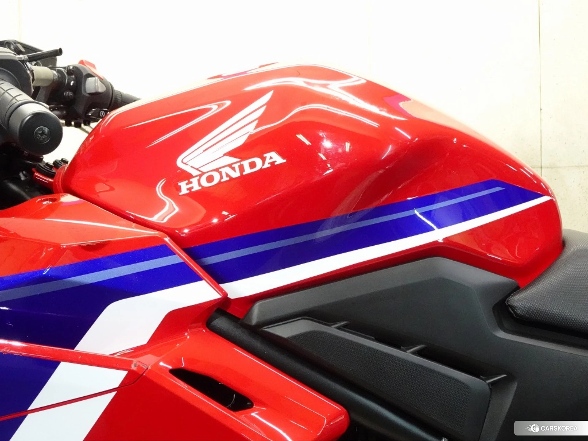 Проданный Honda CBR400R id 4184856 из Японии, фото 27