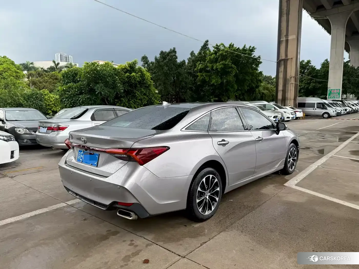 Toyota Avalon 2024 Champagne/brown из Китая, фото 6