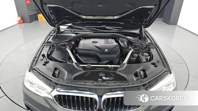 BMW 5 Series (G30) id 3703041 из Кореи 16