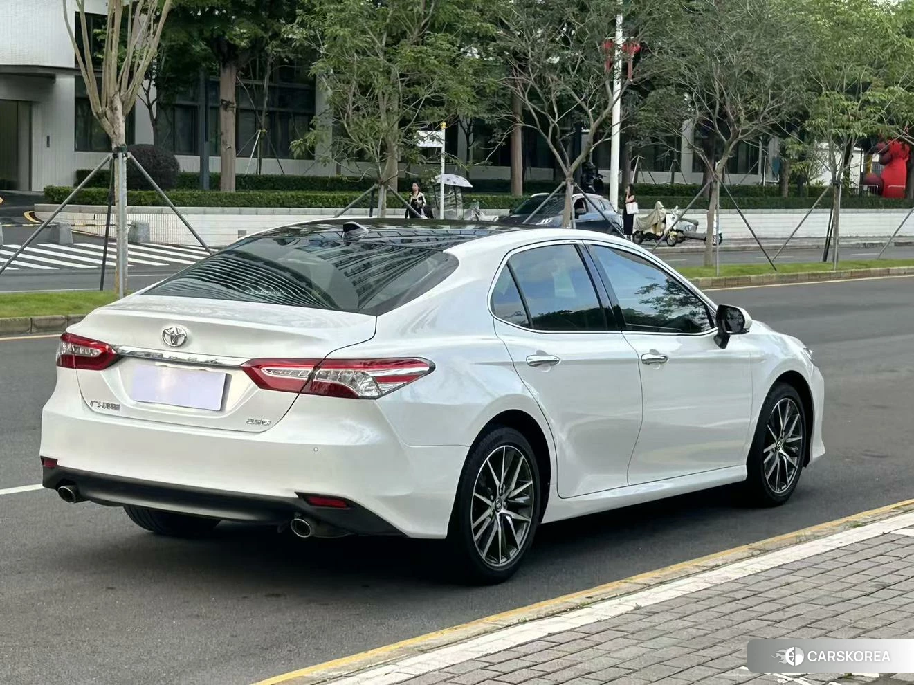 Toyota Camry 2023 Белый из Китая, фото 6