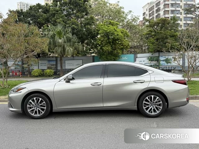 Lexus ES id 4277367 из Китая 10