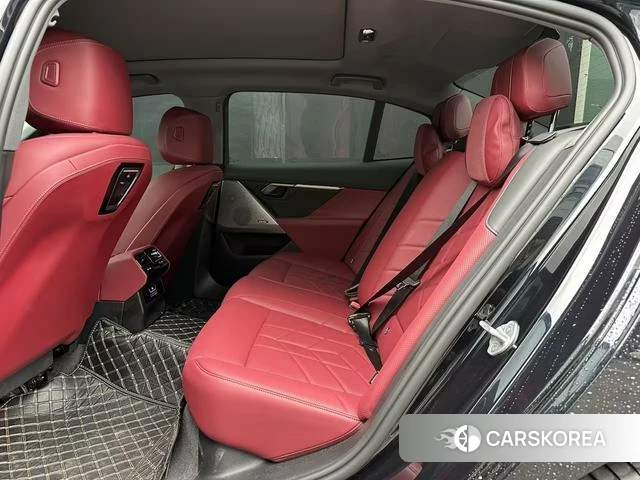 BMW 5 series 2025 Черный из Китая, фото 6