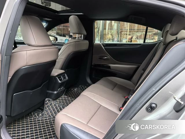 Lexus ES id 4279027 из Китая 13