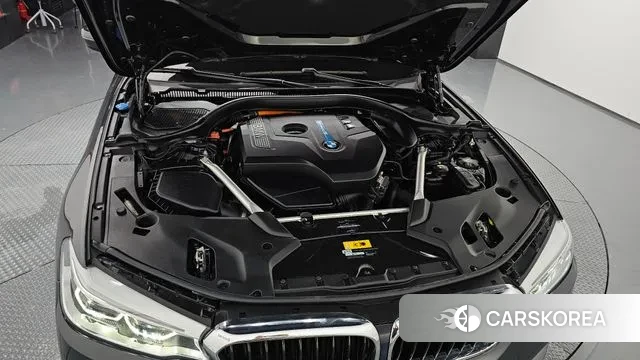 BMW 5 Series (G30) id 3044759 из Кореи 16