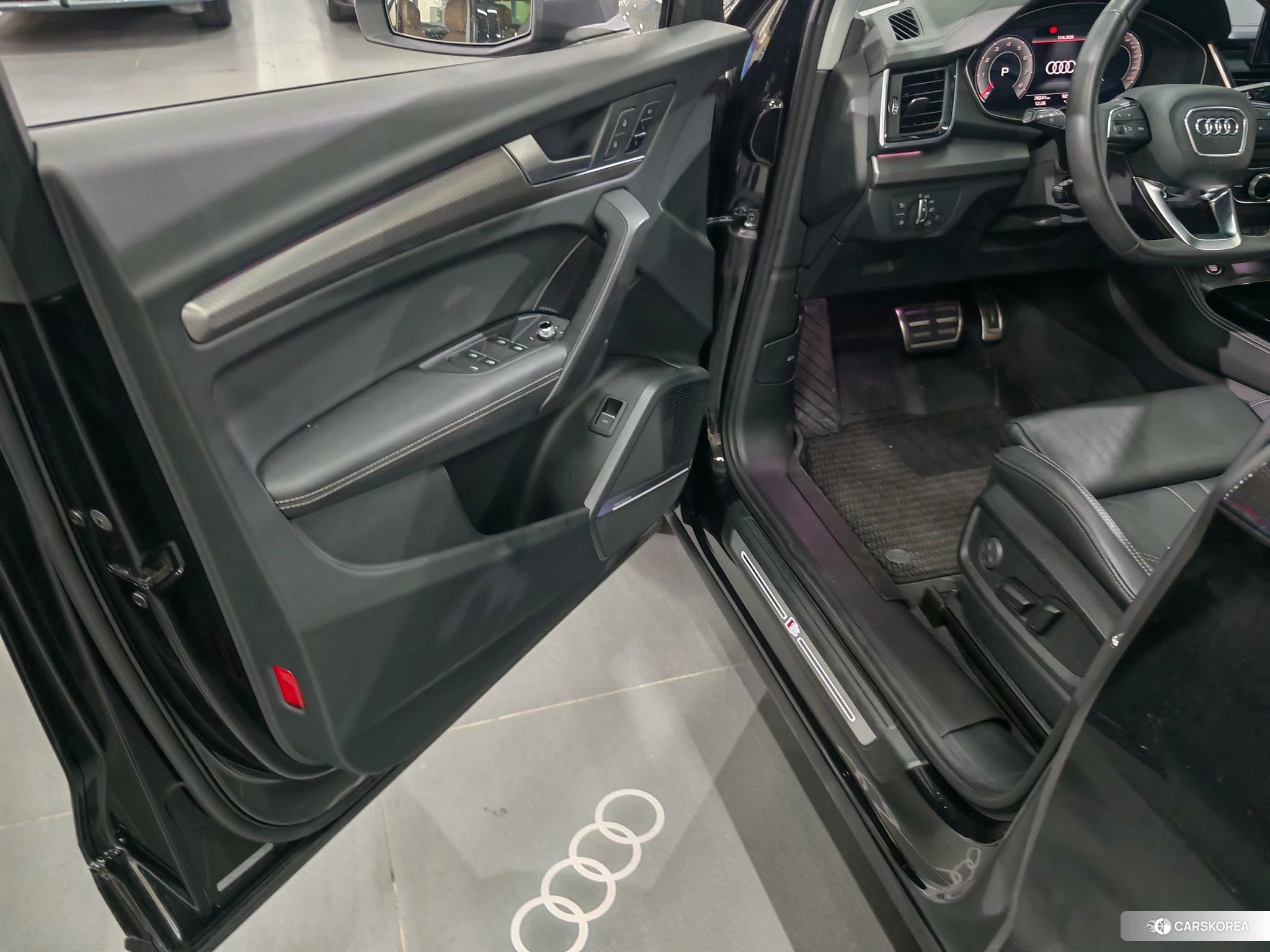 Audi Q5L id 4467560 из Китая 8