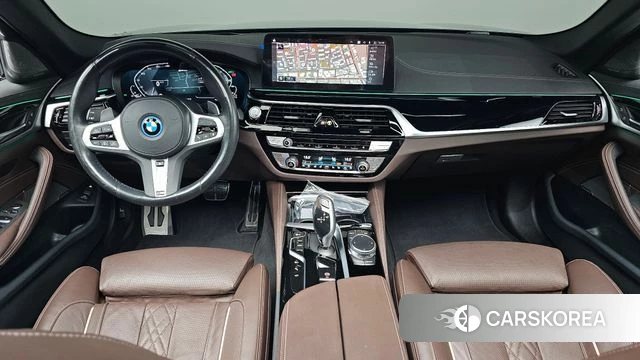 BMW 5 Series (G30) id 4533875 из Кореи 32