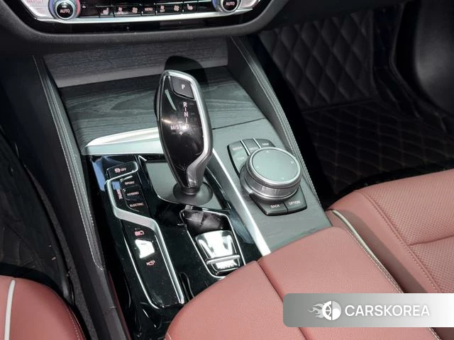 BMW 5 series PHEV id 4253857 из Китая 14